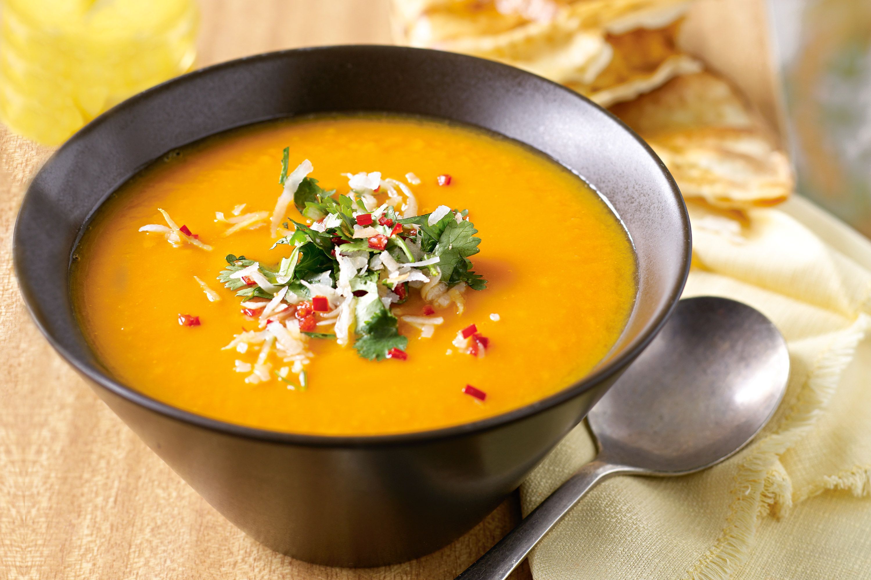 Рецепты супа с тыквой с фото. Тыквенно сырный суп. Суп в тыкве. Крем суп из тыквы. Суп-пюре из тыквы с сыром.